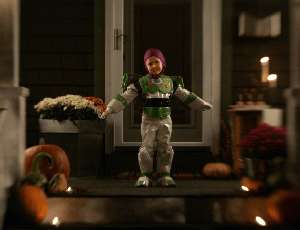 Cool Tools at Work: An Outdoor Halloween Portrait with Photoflex FirstStudio Portrait Kit